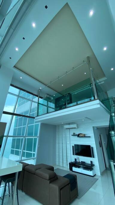 The Maritime Suite @ Panoramic Duplex 海景の家 Jelutong Экстерьер фото