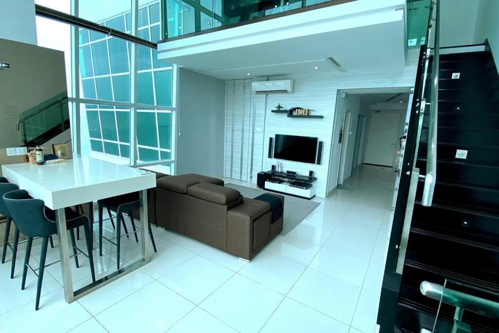 The Maritime Suite @ Panoramic Duplex 海景の家 Jelutong Экстерьер фото